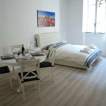 Berardi Palace - Vigna Nuova Apartment-3